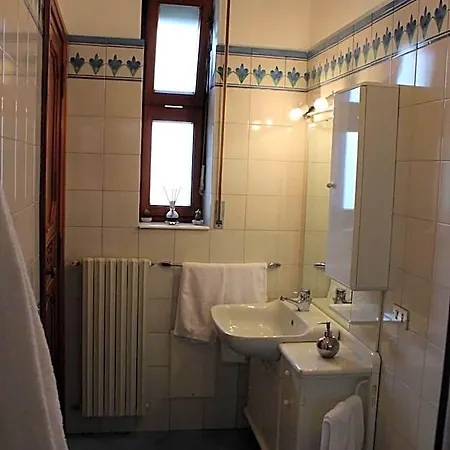 לינה וארוחת בוקר Casa Prunilla